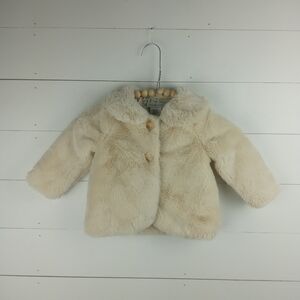 Rachel Zoe girls size 12 mos cream faux fur snap large button coat slight collar